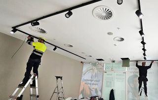 installation éclairage au plafond