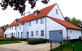 bâtiment avec couverture en tuiles