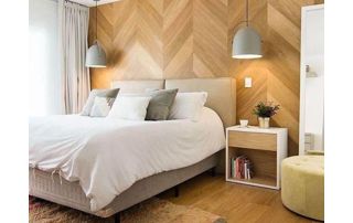 parquet en bois dans une chambre à coucher