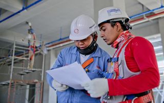 ouvriers sur chantier